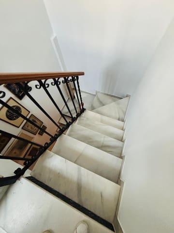 5 soveværelse Byhus til salg i San Lorenzo, Córdoba by - € 245.000 (Ref: 9359941)