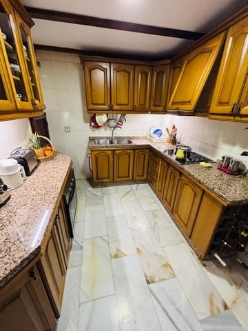 5 soveværelse Byhus til salg i San Lorenzo, Córdoba by - € 245.000 (Ref: 9359941)