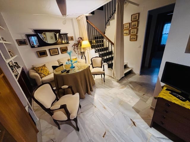 5 soveværelse Byhus til salg i San Lorenzo, Córdoba by - € 245.000 (Ref: 9359941)