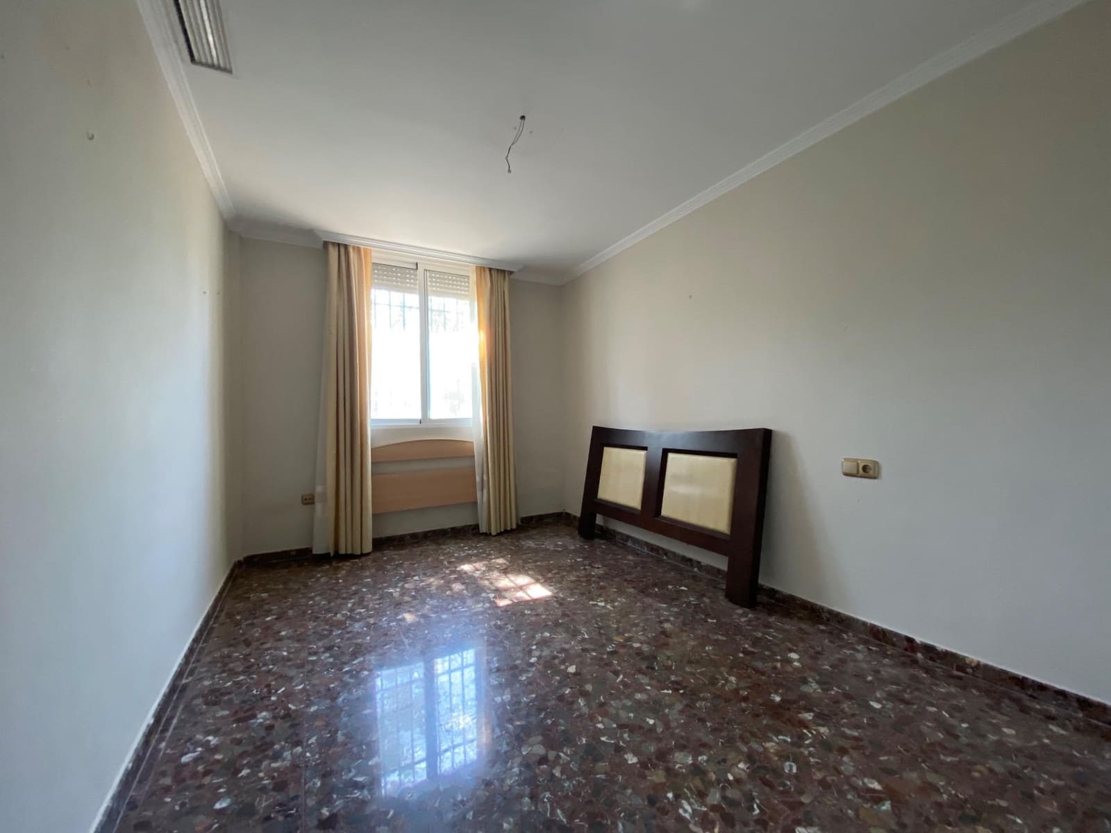 7 soverom Villa til salgs i Cordoba by med svømmebasseng garasje - € 430 000 (Ref: 9359943)