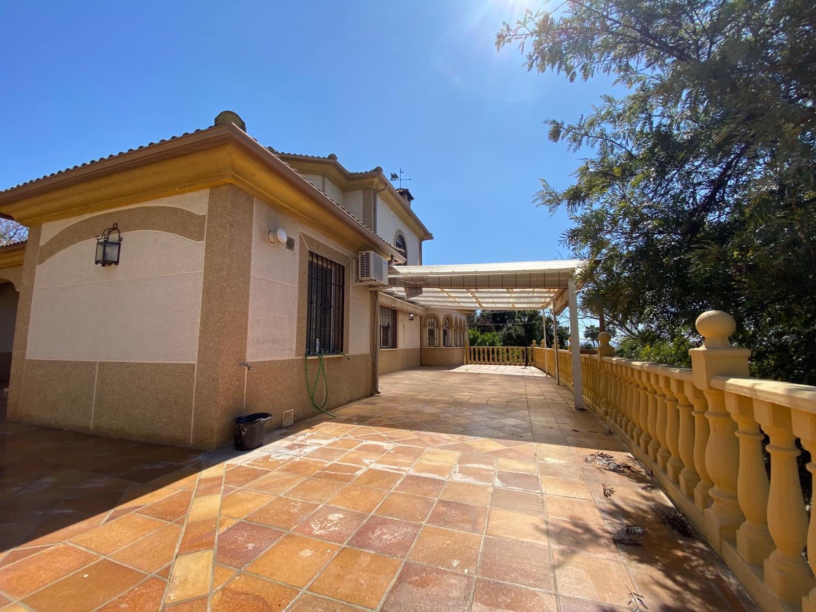 7 soverom Villa til salgs i Cordoba by med svømmebasseng garasje - € 430 000 (Ref: 9359943)