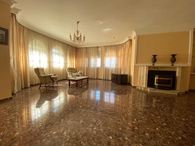 7 soverom Villa til salgs i Córdoba by med svømmebasseng garasje - € 399 000 (Ref: 9359943)