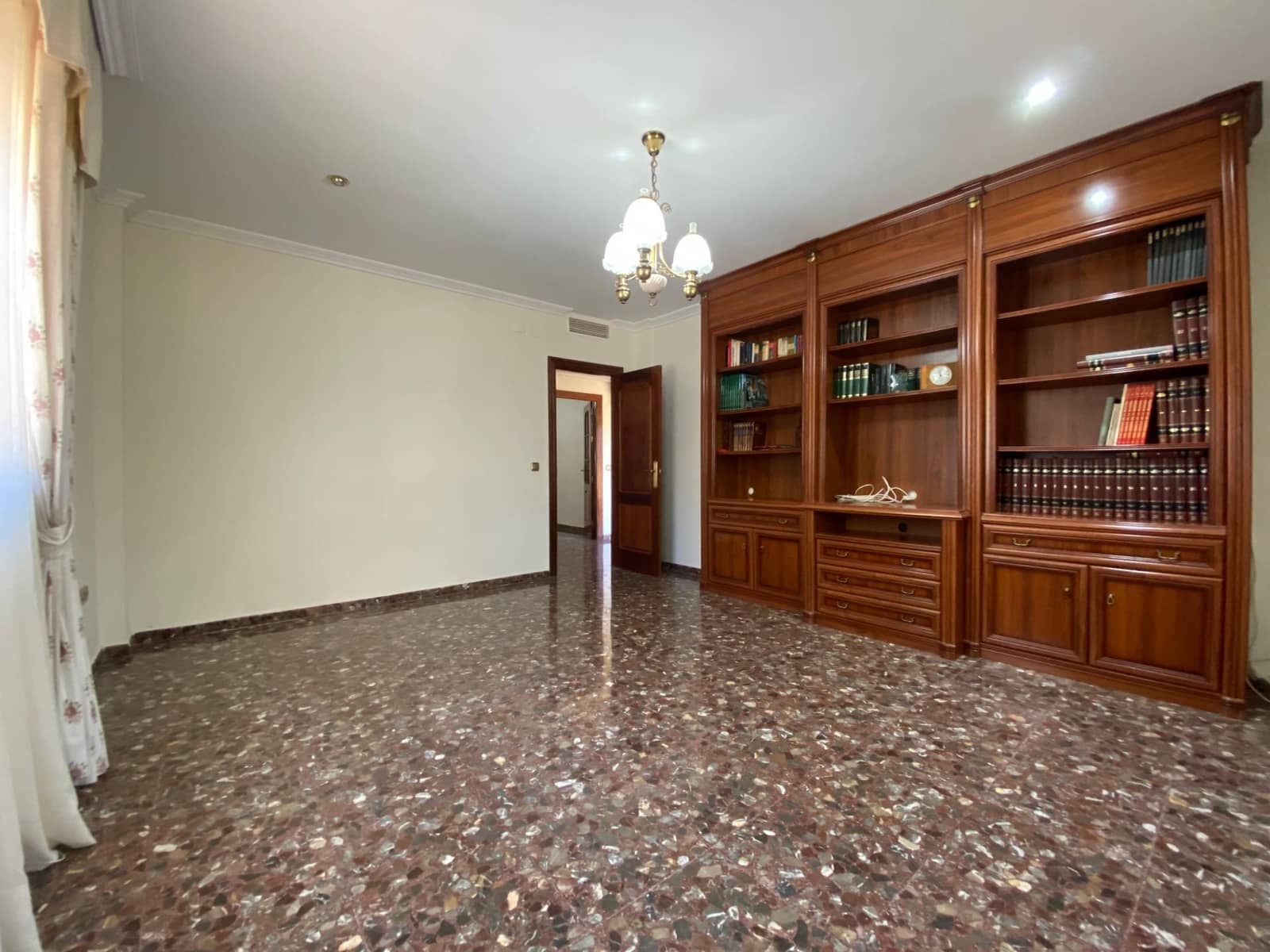 7 chambre Villa/Maison à vendre à Cordoue ville avec piscine garage - 399 000 € (Ref: 9359943)