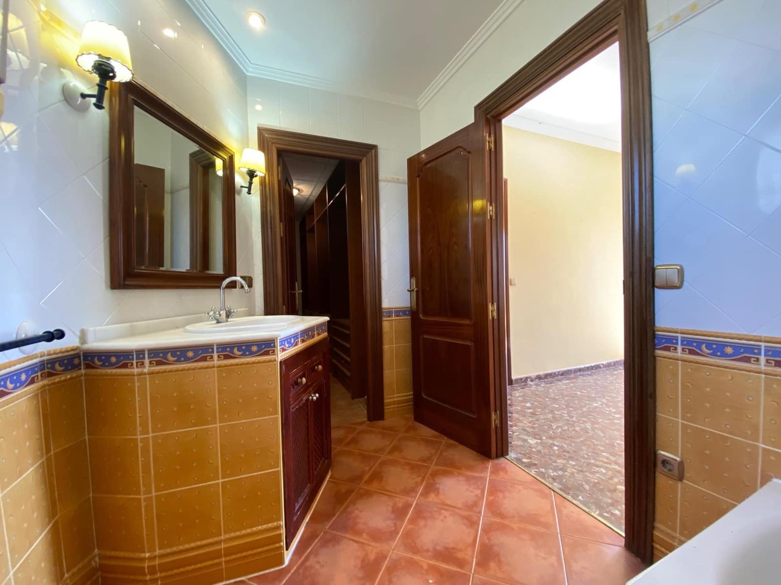 7 chambre Villa/Maison à vendre à Cordoue ville avec piscine garage - 399 000 € (Ref: 9359943)