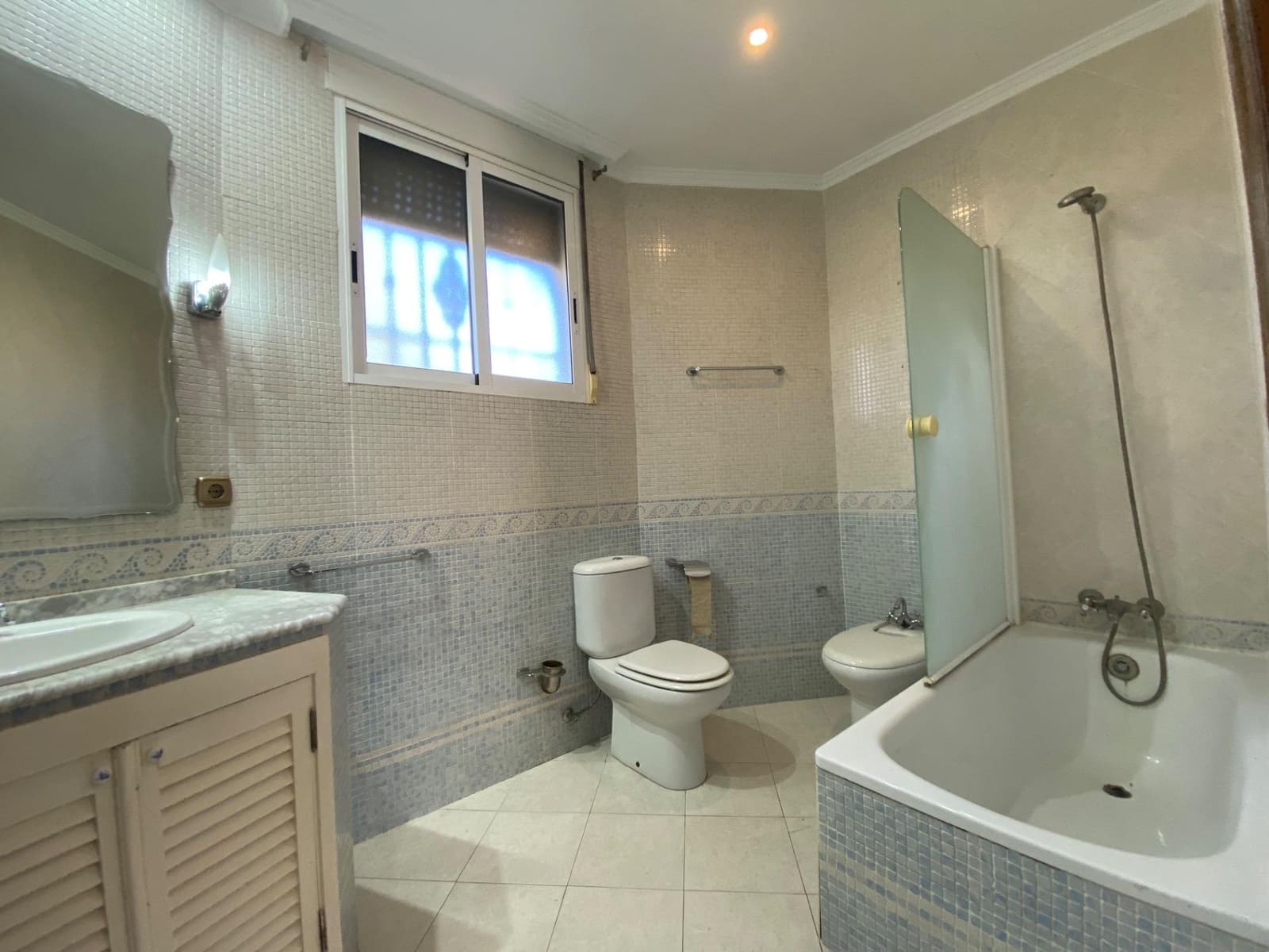 7 chambre Villa/Maison à vendre à Cordoue ville avec piscine garage - 399 000 € (Ref: 9359943)