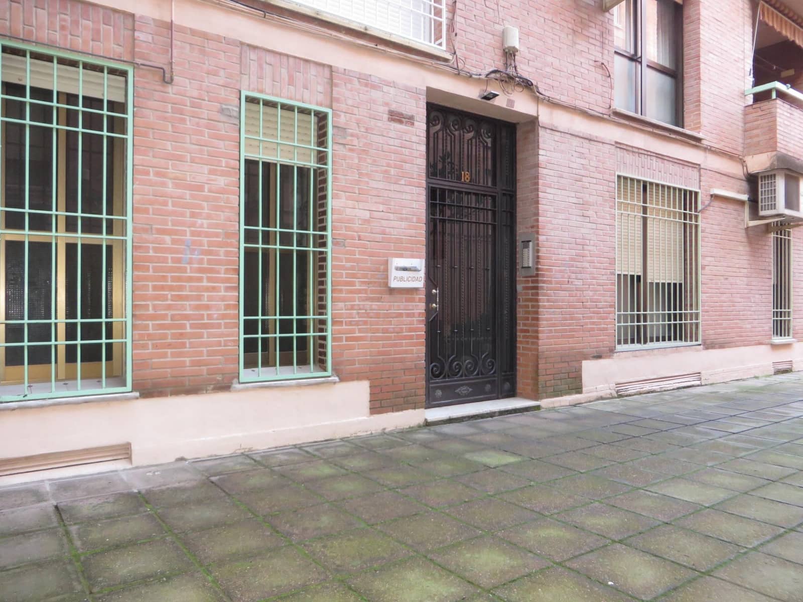 3 soveværelse Lejlighed til salg i Cordoba by med garage - € 150.000 (Ref: 9359944)