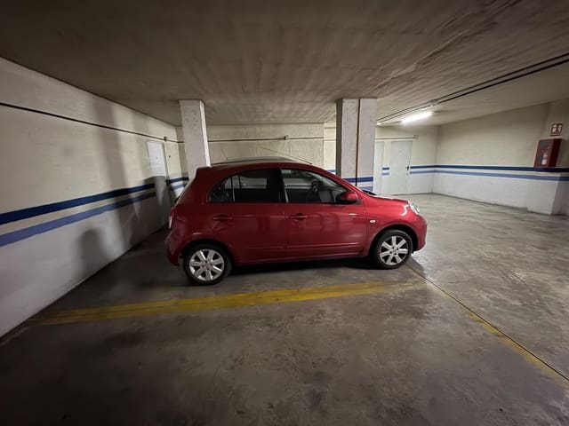 Garage te koop in Córdoba stad - € 15.000 (Ref: 9359948)