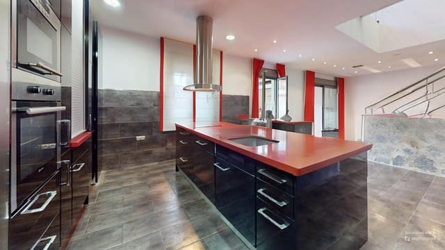 4 soverom Rekkehus til salgs i La Carlota med svømmebasseng garasje - € 180 000 (Ref: 9359952)