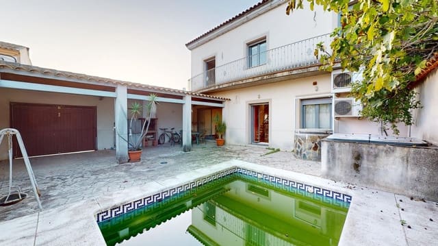 4 soverom Rekkehus til salgs i La Carlota med svømmebasseng garasje - € 180 000 (Ref: 9359952)