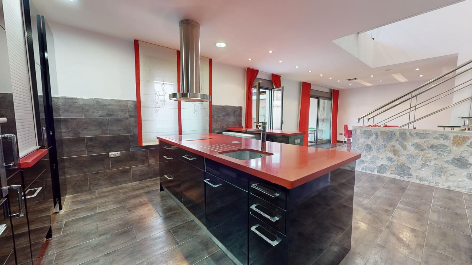 4 soverom Rekkehus til salgs i La Carlota med svømmebasseng garasje - € 180 000 (Ref: 9359952)