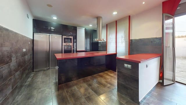 4 soverom Rekkehus til salgs i La Carlota med svømmebasseng garasje - € 180 000 (Ref: 9359952)