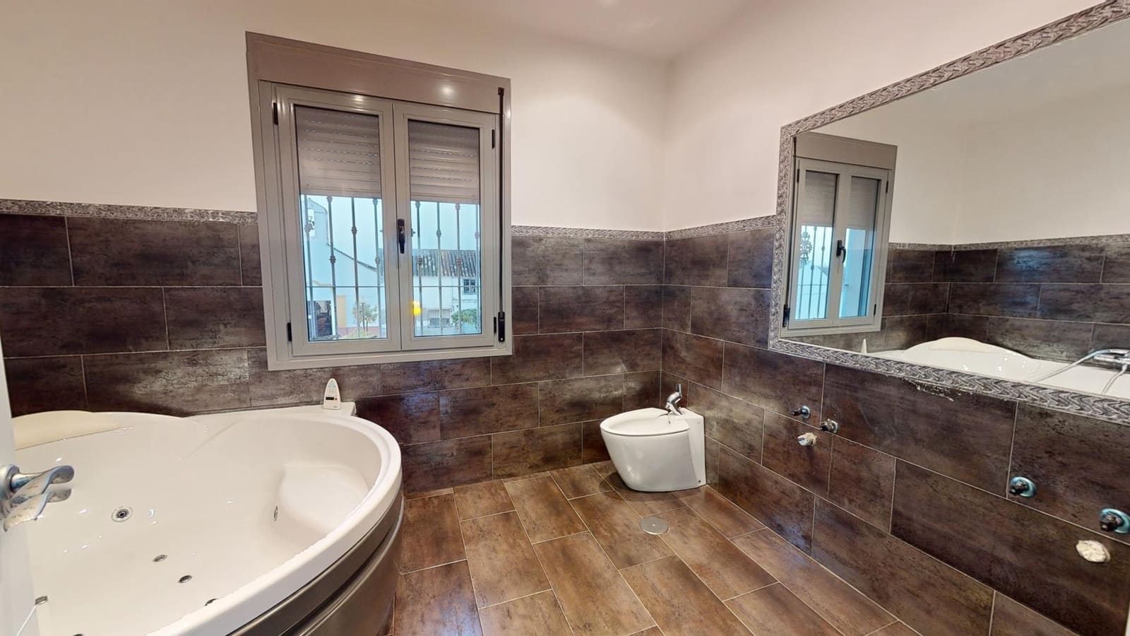 4 soverom Rekkehus til salgs i La Carlota med svømmebasseng garasje - € 180 000 (Ref: 9359952)