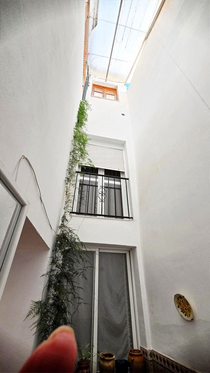 8 soveværelse Byhus til salg i Cordoba by - € 460.000 (Ref: 9359954)