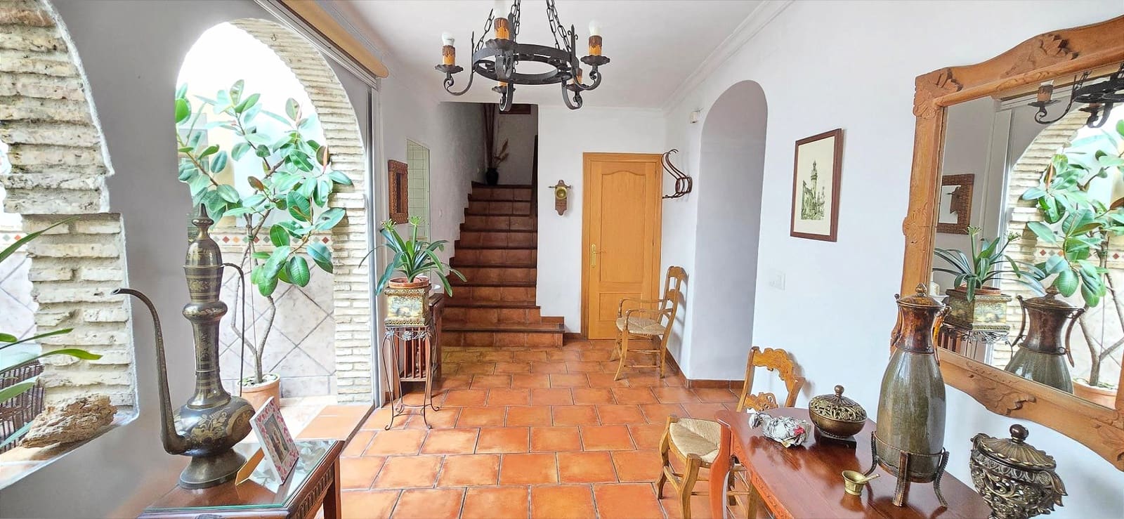 8 soveværelse Byhus til salg i Cordoba by - € 460.000 (Ref: 9359954)