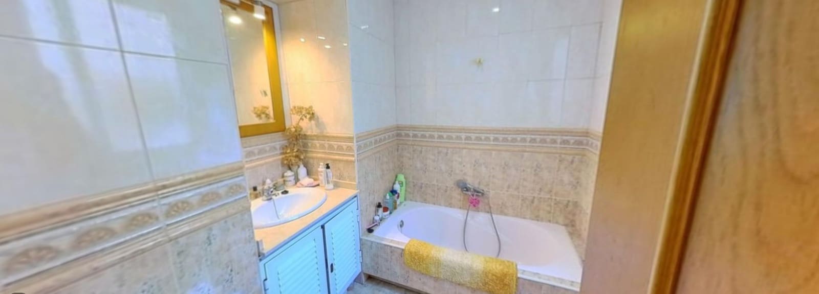 8 soveværelse Byhus til salg i Cordoba by - € 460.000 (Ref: 9359954)