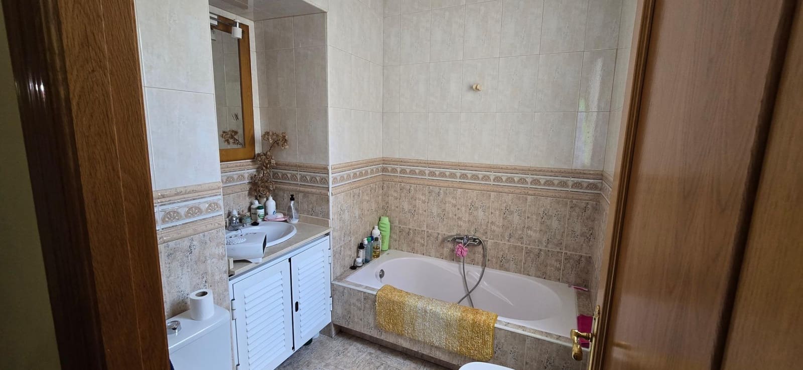 8 soveværelse Byhus til salg i Cordoba by - € 460.000 (Ref: 9359954)