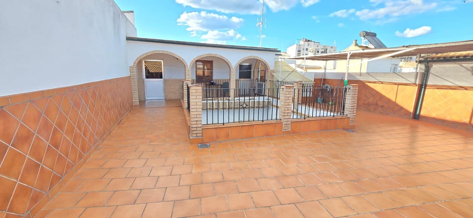 8 soveværelse Byhus til salg i Cordoba by - € 460.000 (Ref: 9359954)