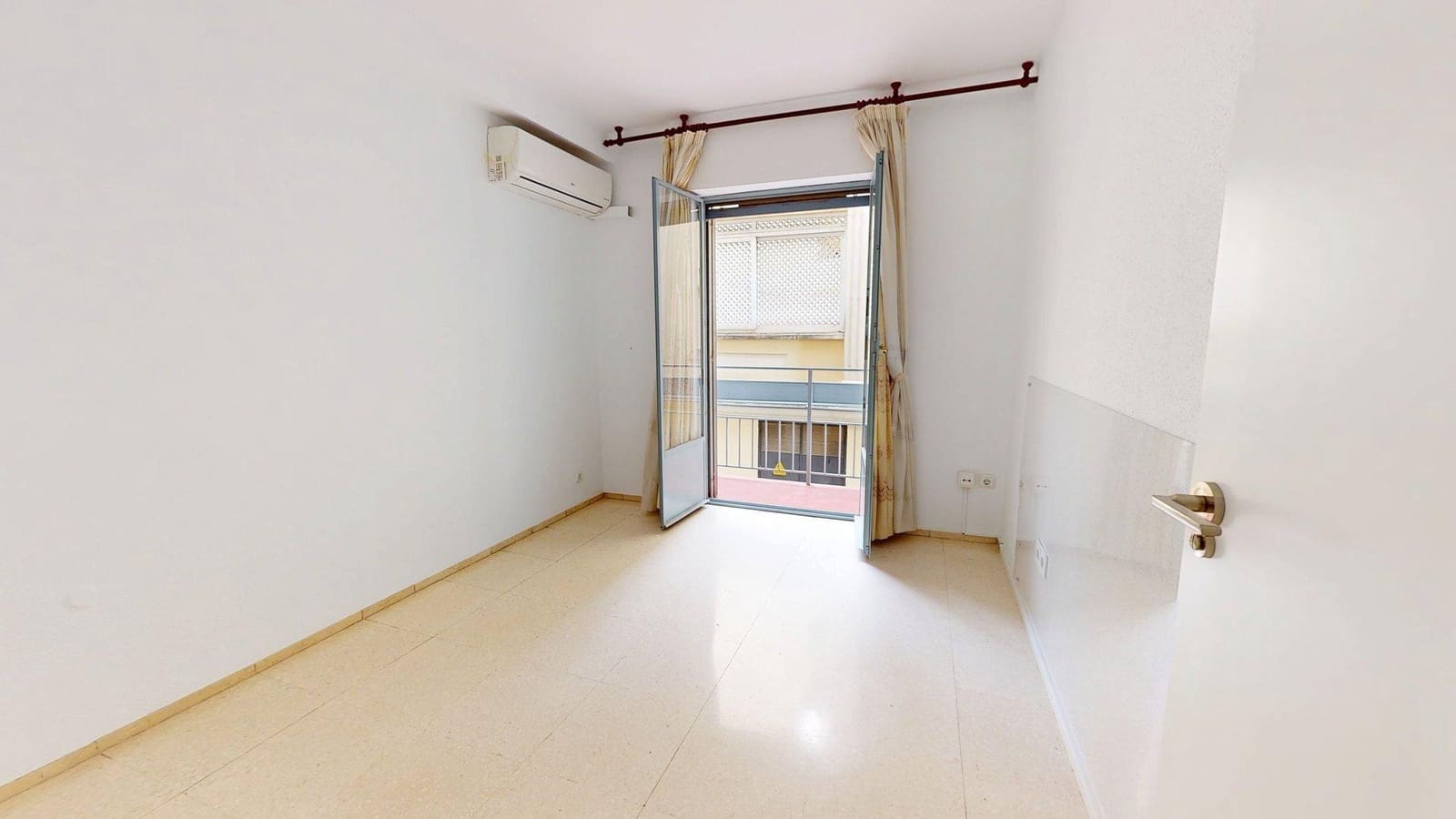 5 camera da letto Appartamento in vendita in Cordova citta - 250.000 € (Rif: 9359958)