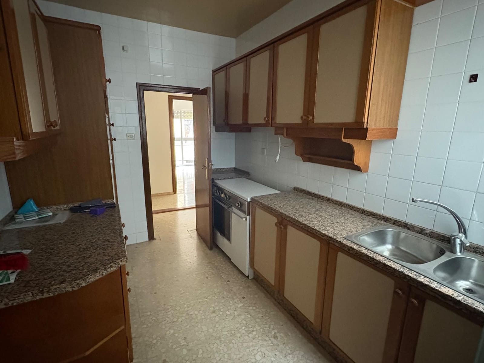 4 Zimmer Wohnung zu verkaufen in Cordoba Stadt - 180.000 € (Ref: 9359961)