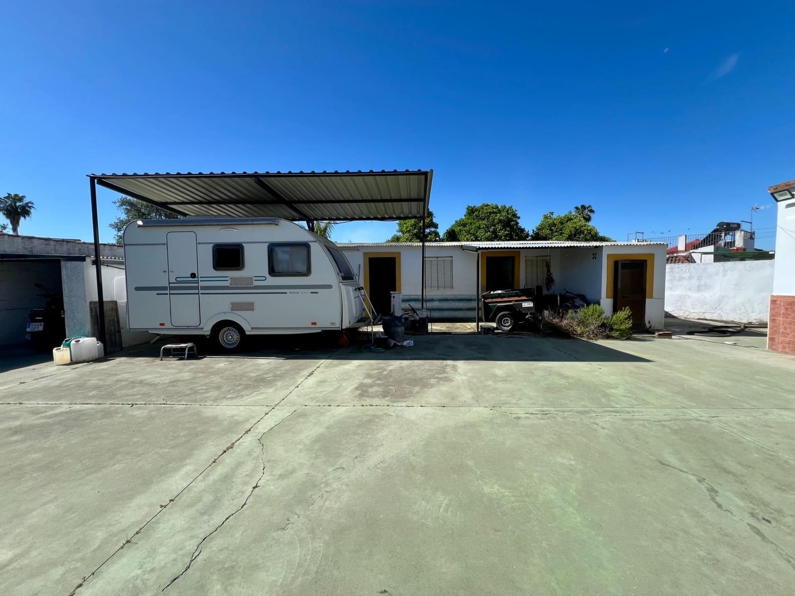 3 soveværelse Villa til salg i Cordoba by med swimmingpool garage - € 165.000 (Ref: 9359968)