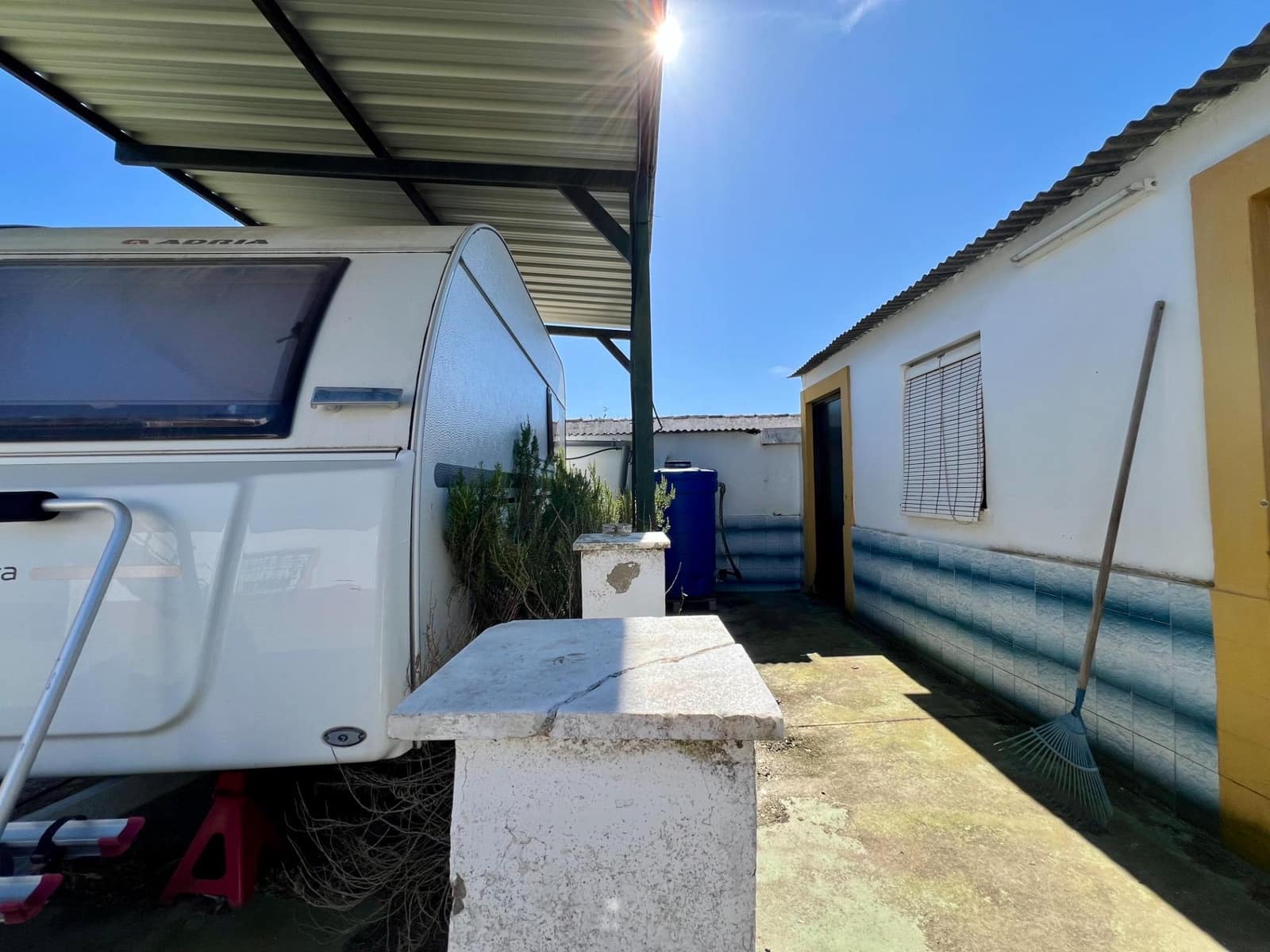 3 soveværelse Villa til salg i Cordoba by med swimmingpool garage - € 165.000 (Ref: 9359968)