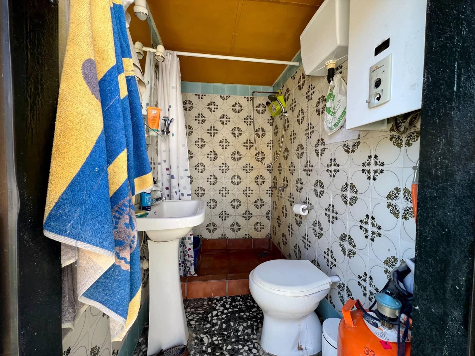 3 soveværelse Villa til salg i Cordoba by med swimmingpool garage - € 165.000 (Ref: 9359968)