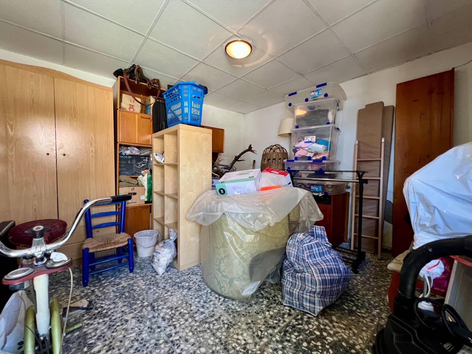 3 soveværelse Villa til salg i Cordoba by med swimmingpool garage - € 165.000 (Ref: 9359968)