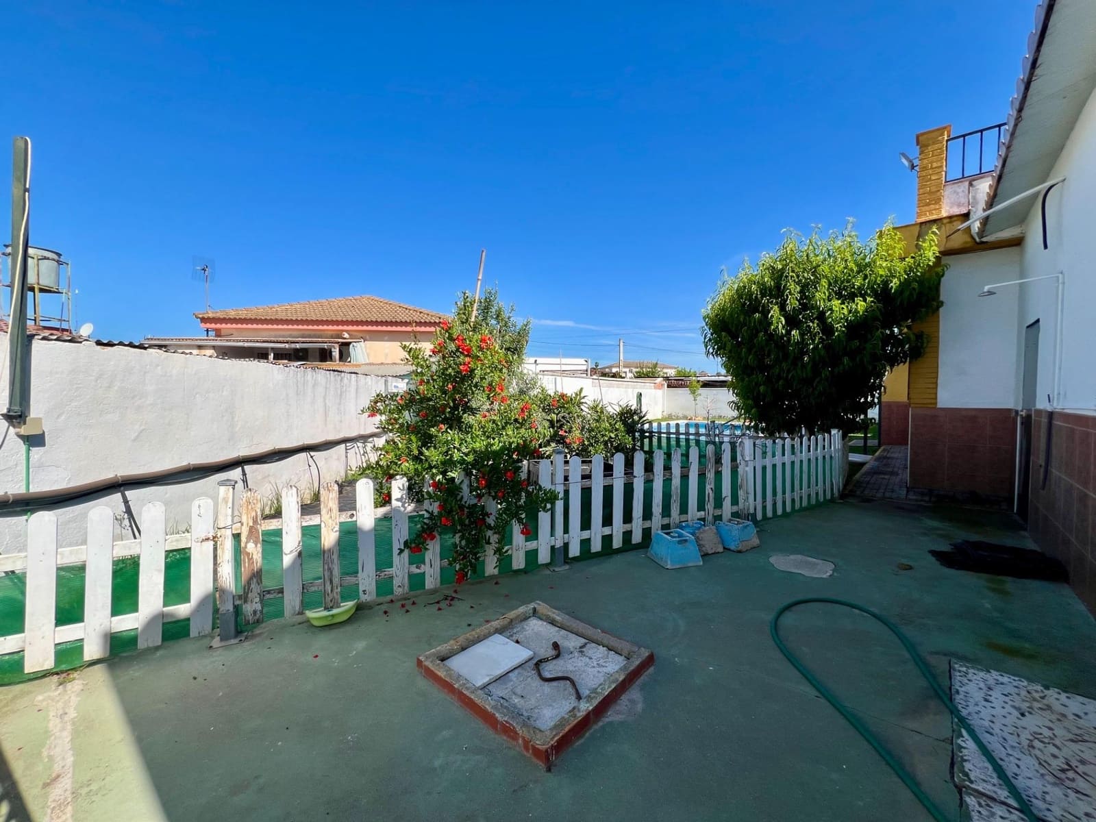 3 soveværelse Villa til salg i Cordoba by med swimmingpool garage - € 165.000 (Ref: 9359968)