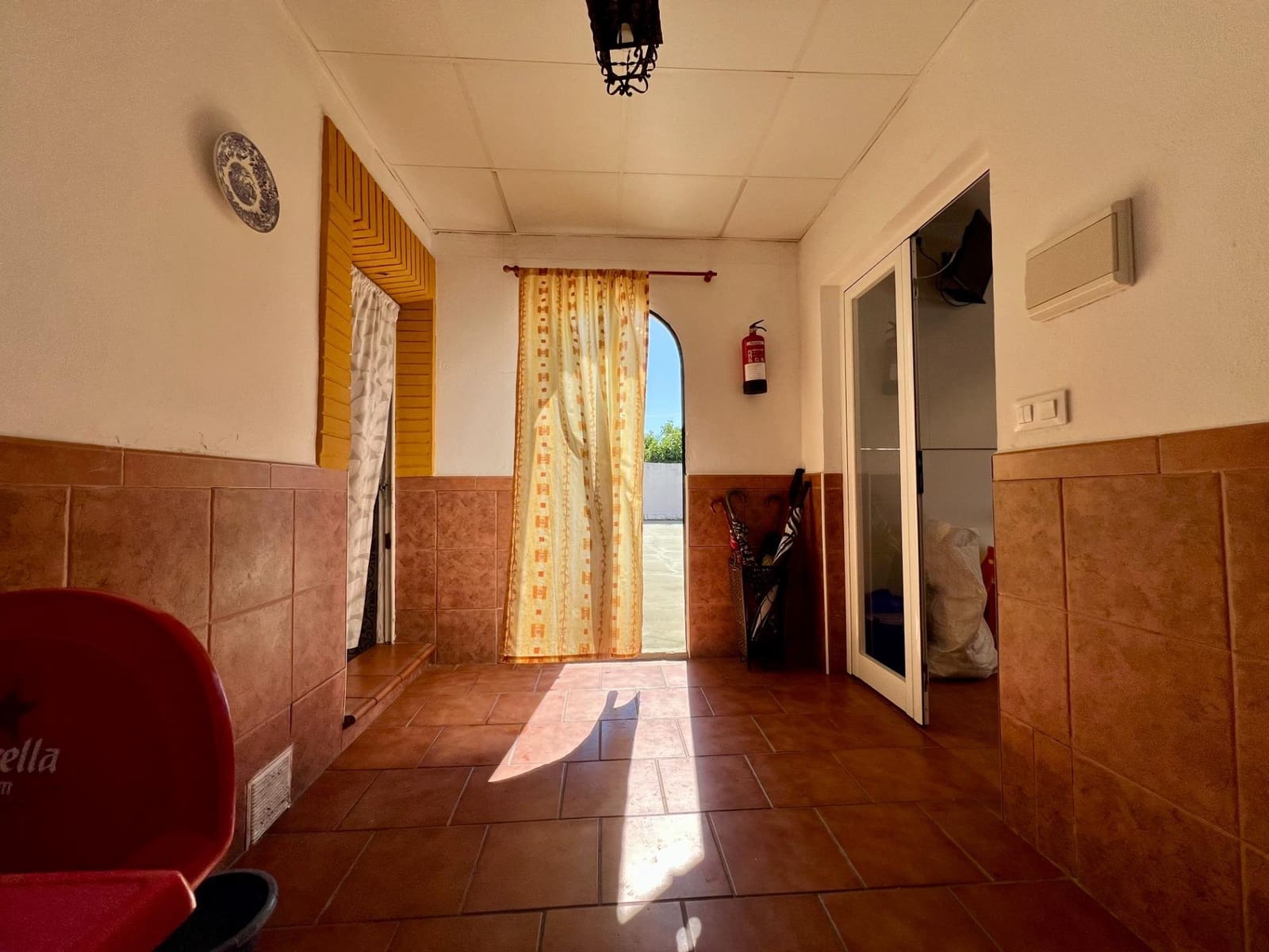 3 soveværelse Villa til salg i Cordoba by med swimmingpool garage - € 165.000 (Ref: 9359968)