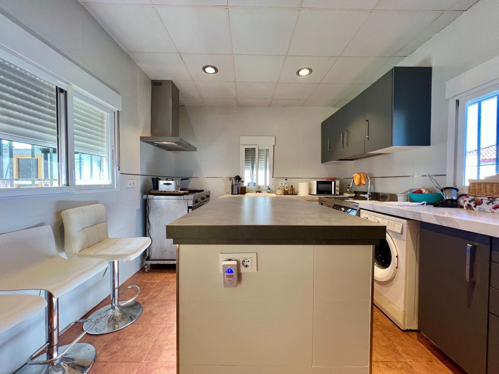 3 soveværelse Villa til salg i Cordoba by med swimmingpool garage - € 165.000 (Ref: 9359968)