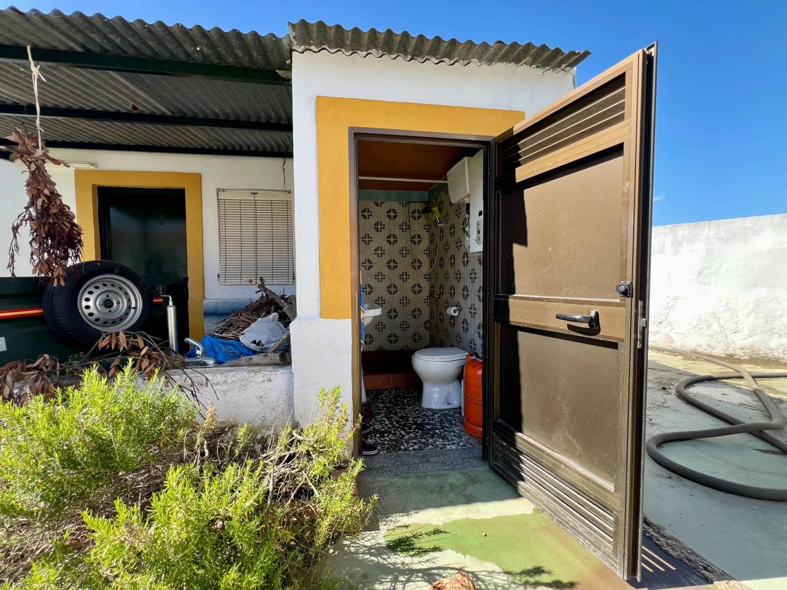 3 soveværelse Villa til salg i Cordoba by med swimmingpool garage - € 165.000 (Ref: 9359968)