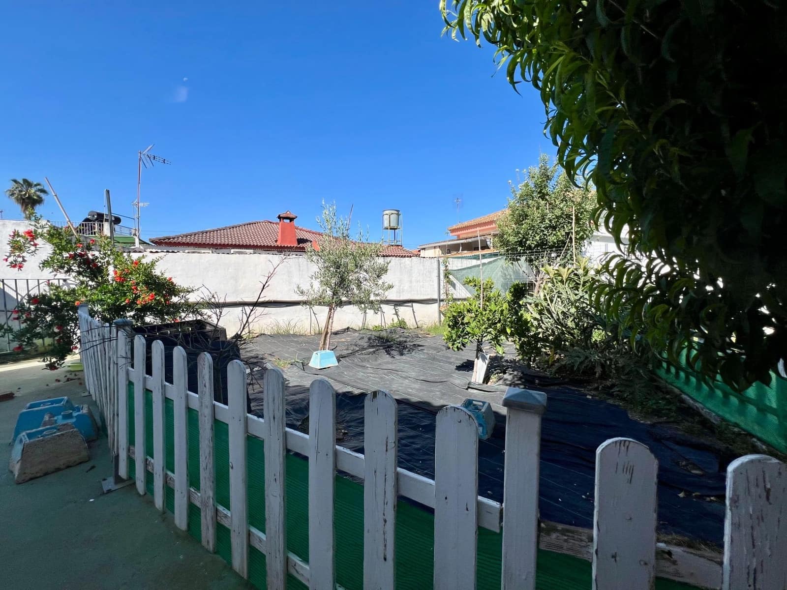 3 soveværelse Villa til salg i Cordoba by med swimmingpool garage - € 165.000 (Ref: 9359968)