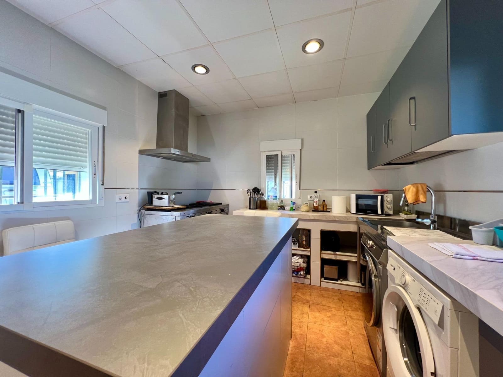 3 soveværelse Villa til salg i Cordoba by med swimmingpool garage - € 165.000 (Ref: 9359968)