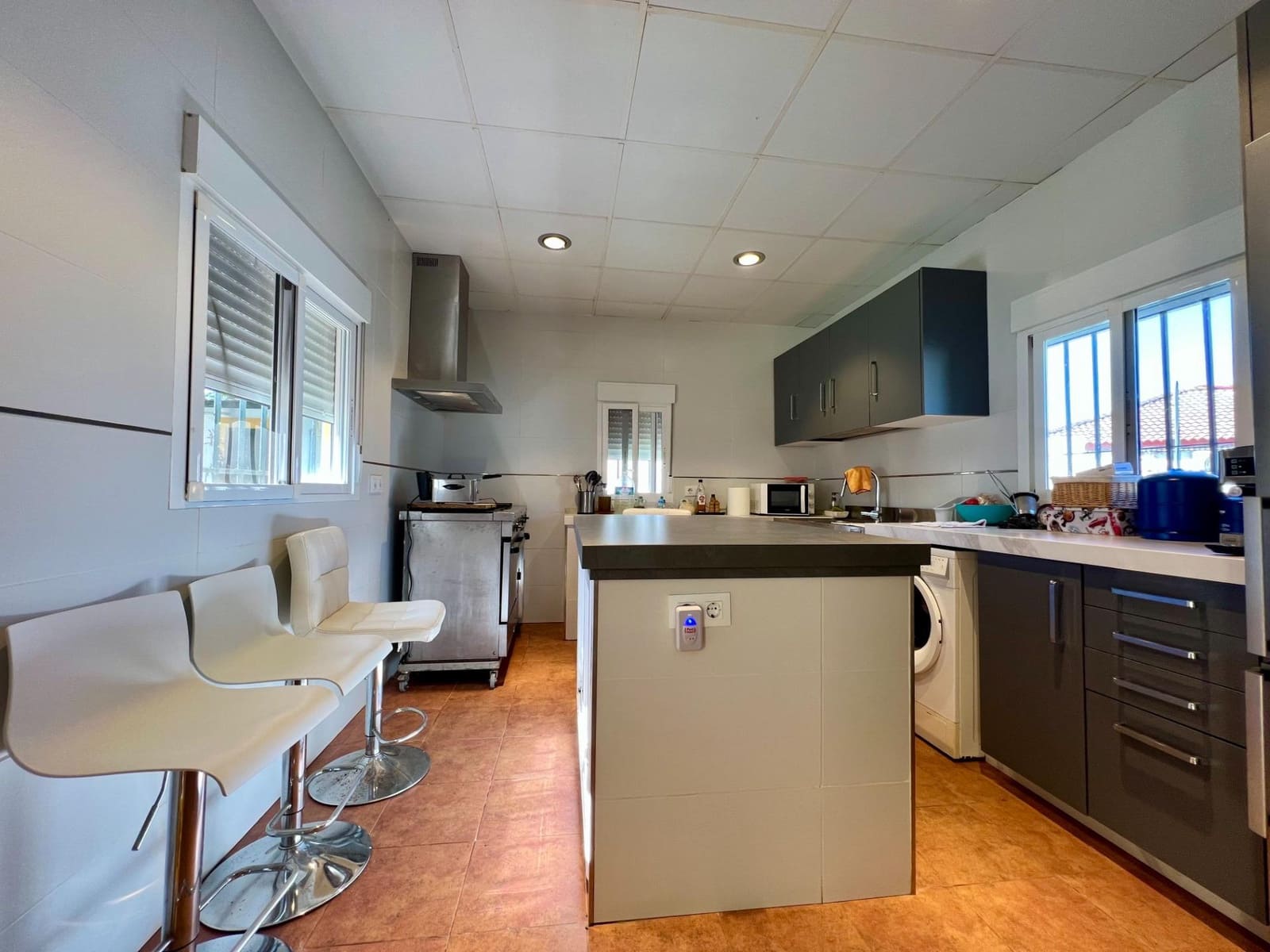 3 soveværelse Villa til salg i Cordoba by med swimmingpool garage - € 165.000 (Ref: 9359968)