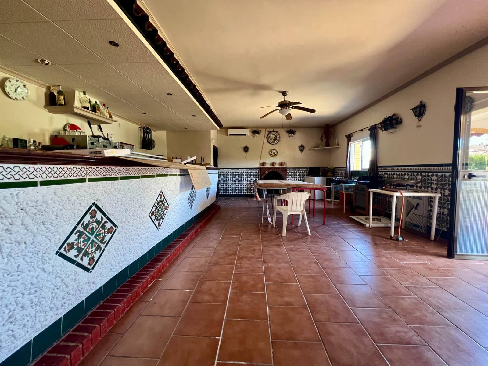 3 soveværelse Villa til salg i Cordoba by med swimmingpool garage - € 165.000 (Ref: 9359968)