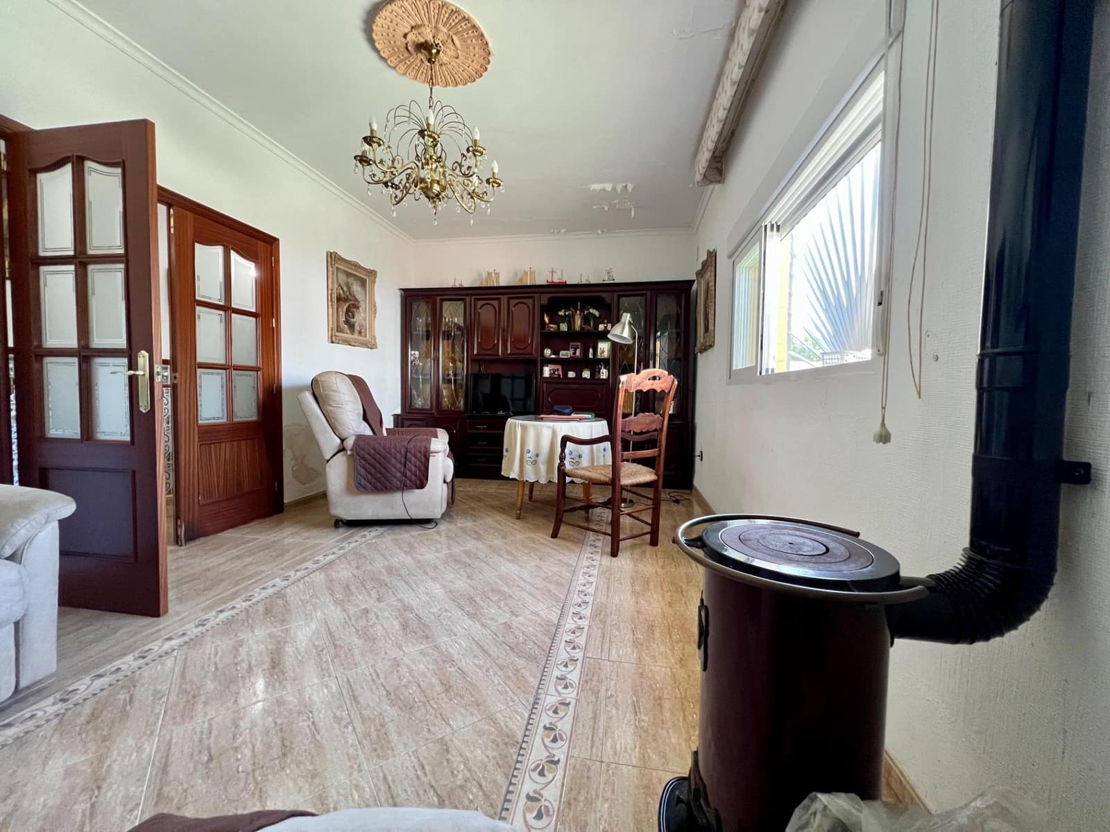 3 soveværelse Villa til salg i Cordoba by med swimmingpool garage - € 165.000 (Ref: 9359968)