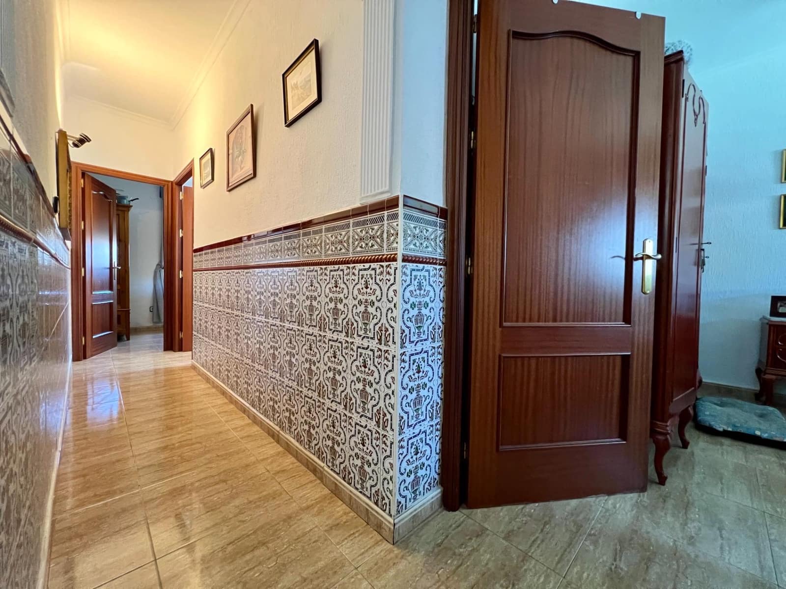 3 soveværelse Villa til salg i Cordoba by med swimmingpool garage - € 165.000 (Ref: 9359968)