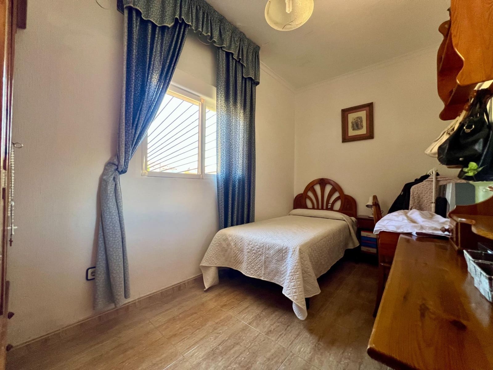 3 soveværelse Villa til salg i Cordoba by med swimmingpool garage - € 165.000 (Ref: 9359968)