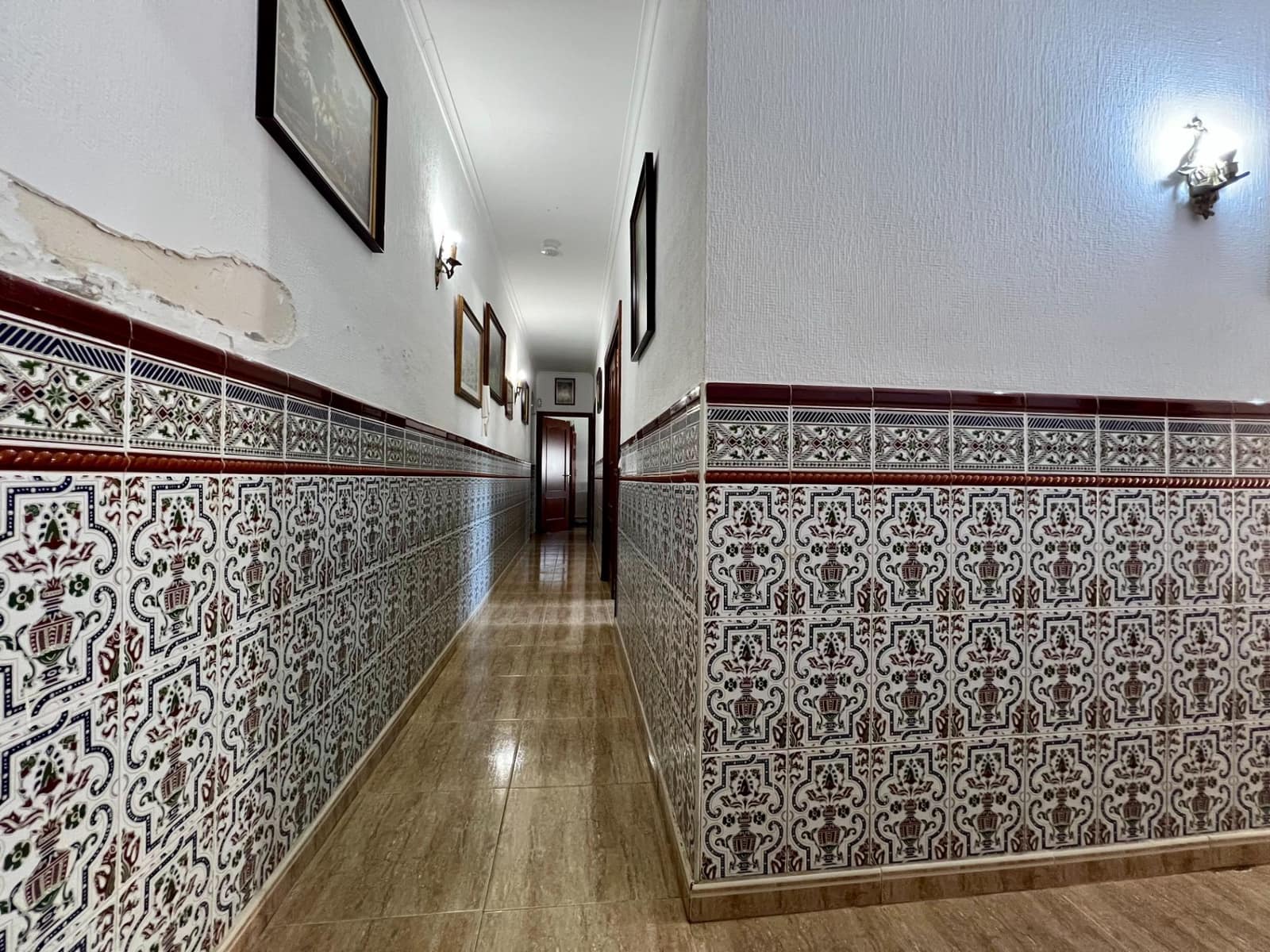 3 soveværelse Villa til salg i Cordoba by med swimmingpool garage - € 165.000 (Ref: 9359968)