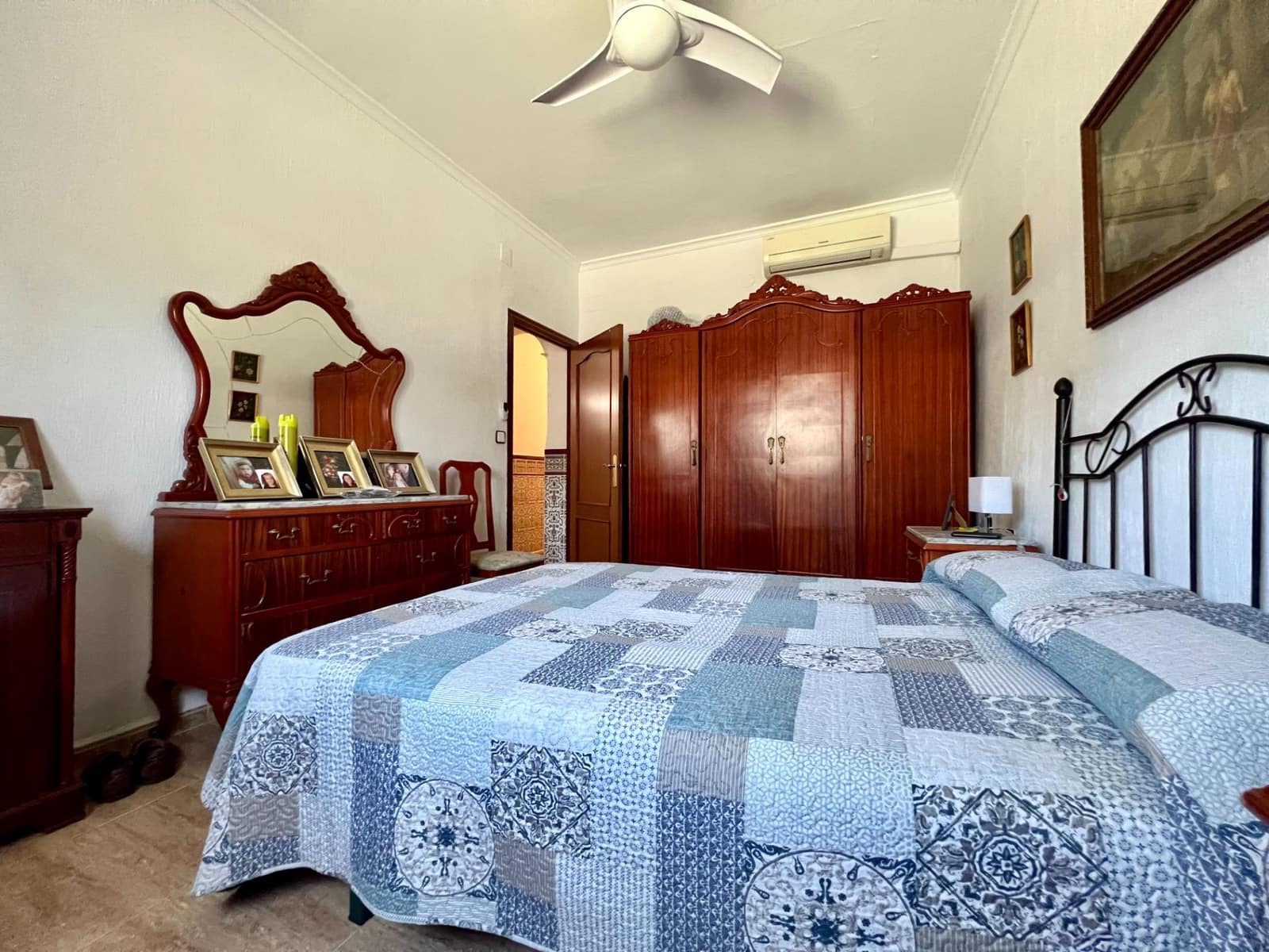 3 soveværelse Villa til salg i Cordoba by med swimmingpool garage - € 165.000 (Ref: 9359968)