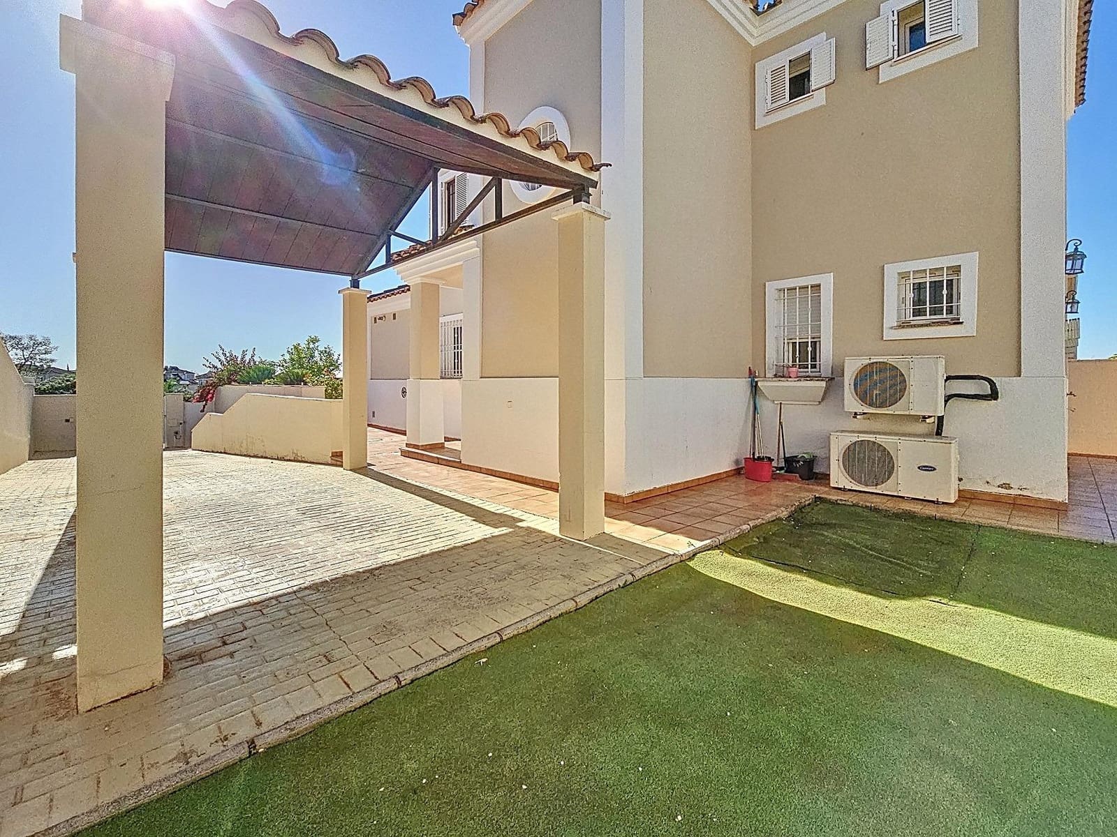 4 Zimmer Villa zu verkaufen in Cordoba Stadt mit Pool - 440.000 € (Ref: 9359969)