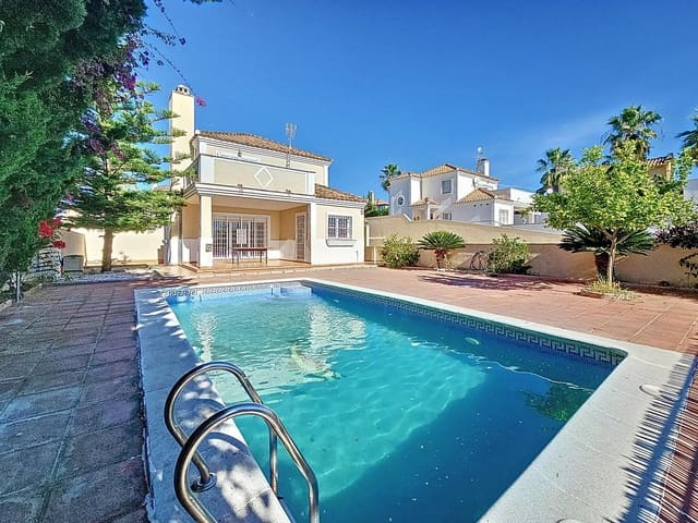 4 Zimmer Villa zu verkaufen in Córdoba Stadt mit Pool - 440.000 € (Ref: 9359969)