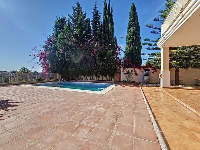4 Zimmer Villa zu verkaufen in Córdoba Stadt mit Pool - 440.000 € (Ref: 9359969)