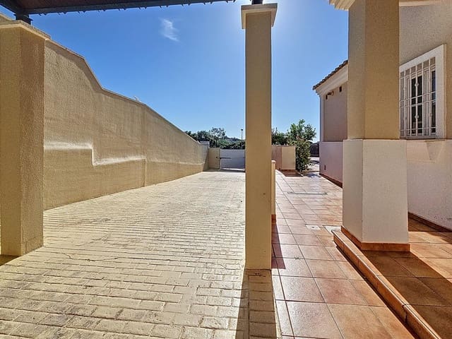 4 Zimmer Villa zu verkaufen in Córdoba Stadt mit Pool - 440.000 € (Ref: 9359969)