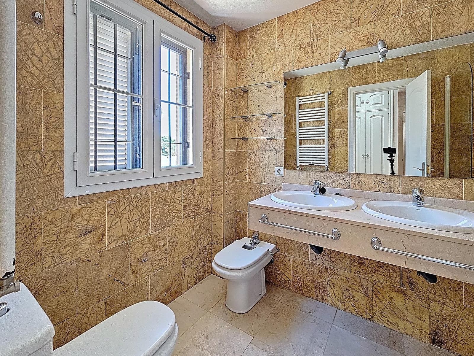 4 Zimmer Villa zu verkaufen in Cordoba Stadt mit Pool - 440.000 € (Ref: 9359969)