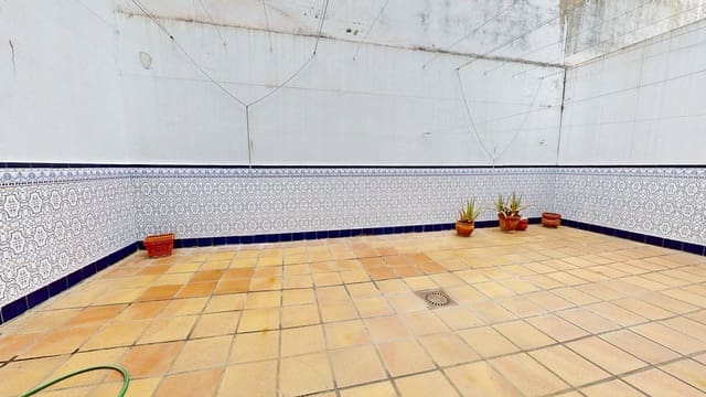5 slaapkamer Rijtjeshuis te koop in Córdoba stad met garage - € 360.000 (Ref: 9359971)