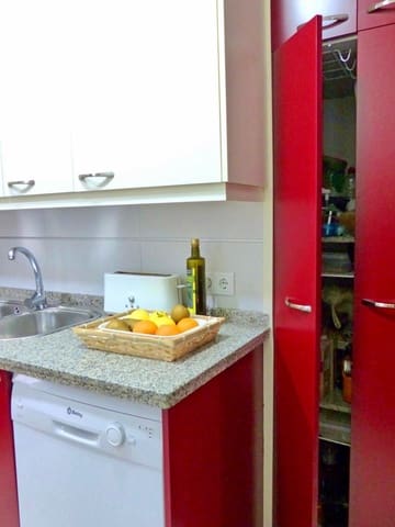 4 soveværelse Lejlighed til salg i Ciudad Jardín, Córdoba by - € 204.000 (Ref: 9359974)