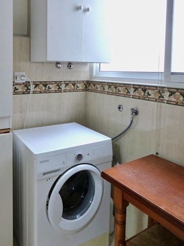 4 soveværelse Lejlighed til salg i Ciudad Jardín, Córdoba by - € 204.000 (Ref: 9359974)