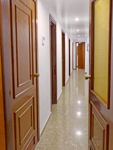 4 soveværelse Lejlighed til salg i Ciudad Jardín, Córdoba by - € 204.000 (Ref: 9359974)