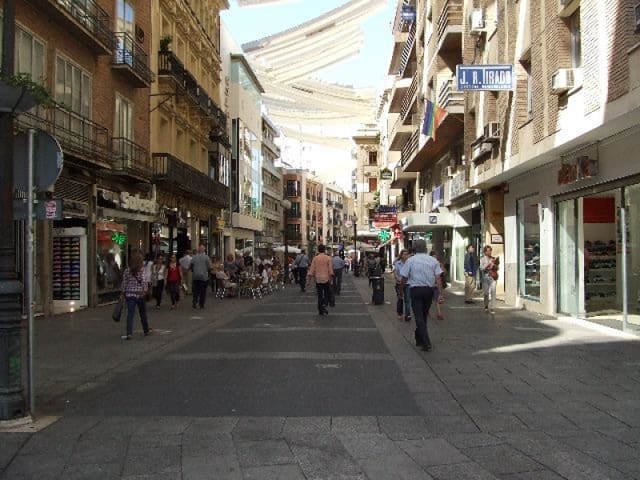 Kaupallinen vuokrattavana paikassa Centro, Córdoba kaupunki - 2 500 € (Ref: 9359975)